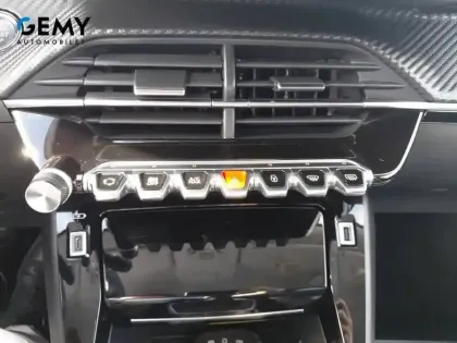 Photo 16 Peugeot 2008  PureTech 130 S&S BVM6