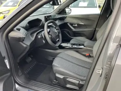 Photo 26 Peugeot 2008  Hybrid 145 e-DCS6