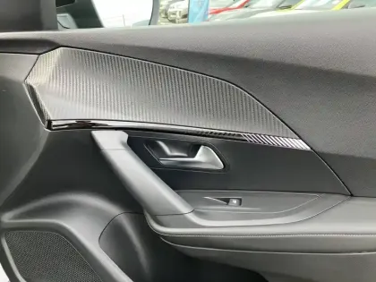 Photo 22 Peugeot 2008  Hybrid 145 e-DCS6