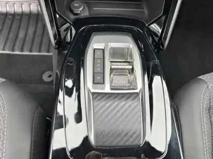 Photo 54 Peugeot 2008  Hybrid 145 e-DCS6