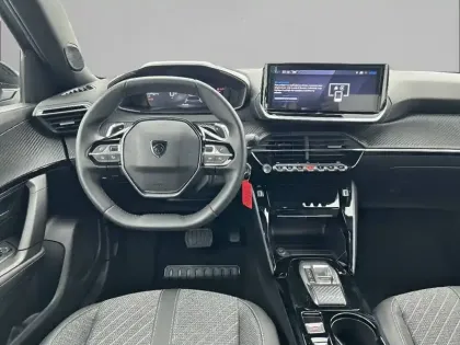 Photo 48 Peugeot 2008  Hybrid 145 e-DCS6