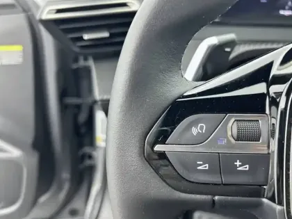Photo 59 Peugeot 2008  Hybrid 145 e-DCS6