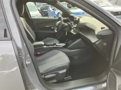 Photo 9 Peugeot 2008  Hybrid 145 e-DCS6