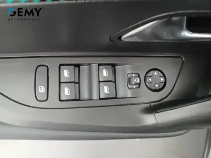 Photo 11 Peugeot 2008  BlueHDi 130 S&S EAT8