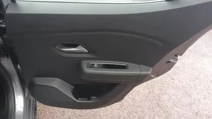 Photo 41 Dacia Sandero  ECO-G 100 GSR2