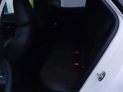 Photo 49 DS DS 3  Crossback PureTech 100 S&S BVM6