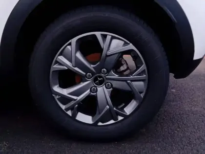 Photo 27 DS DS 3  Crossback PureTech 100 S&S BVM6