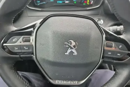 Photo 18 Peugeot 208  Electrique 50 kWh 136ch