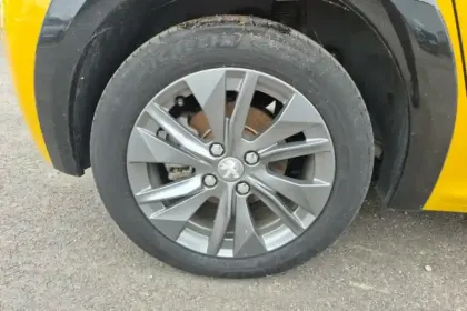 Photo 13 Peugeot 208  Electrique 50 kWh 136ch