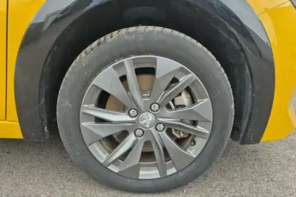 Photo 12 Peugeot 208  Electrique 50 kWh 136ch