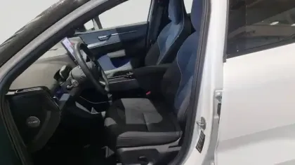 Photo 33 Volvo Ex30  Cross Country Twin Performance 428 ch 1EDT