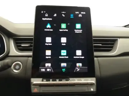 Photo 12 Renault Captur  E-Tech full hybrid 145 ch