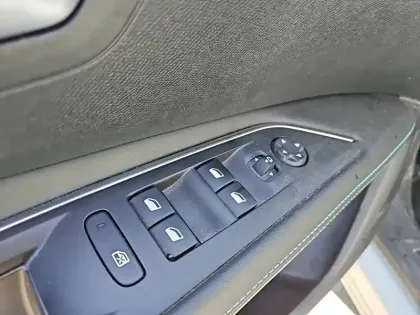 Photo 14 Peugeot 3008  Hybrid 225 e-EAT8