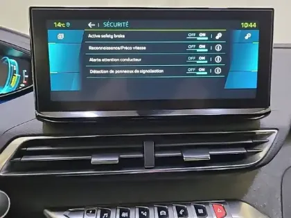 Photo 42 Peugeot 3008  Hybrid 225 e-EAT8