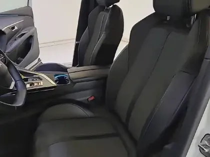 Photo 31 Peugeot 3008  Hybrid 225 e-EAT8