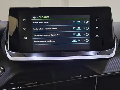 Photo 21 Peugeot 2008  Electrique 136 ch