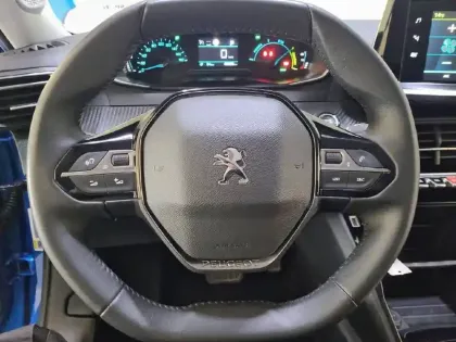 Photo 8 Peugeot 2008  Electrique 136 ch