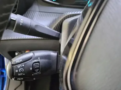 Photo 25 Peugeot 2008  Electrique 136 ch