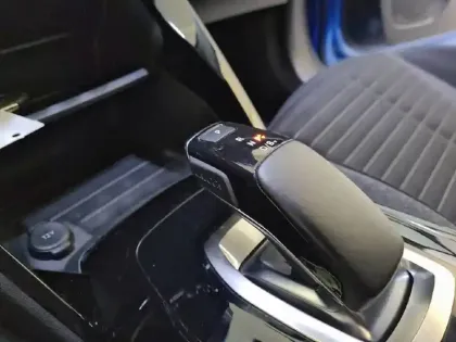 Photo 13 Peugeot 2008  Electrique 136 ch