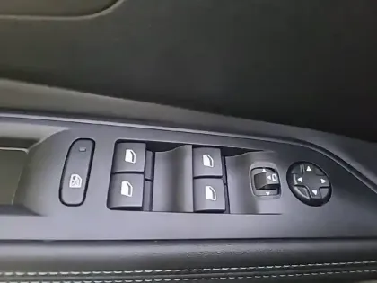 Photo 55 Peugeot 3008  Hybrid 225 e-EAT8