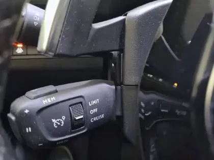 Photo 86 Peugeot 3008  Hybrid 225 e-EAT8