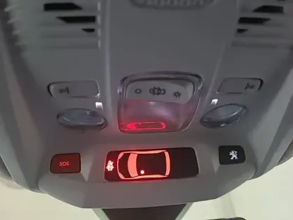 Photo 50 Peugeot 3008  Hybrid 225 e-EAT8