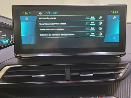 Photo 80 Peugeot 3008  Hybrid 225 e-EAT8
