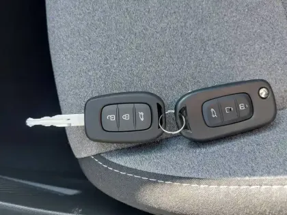 Photo 6 Renault Clio  TCe 90 ch GSR2