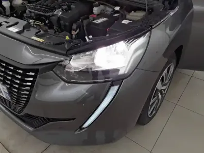 Photo 15 Peugeot 208  PureTech 75 S&S BVM5