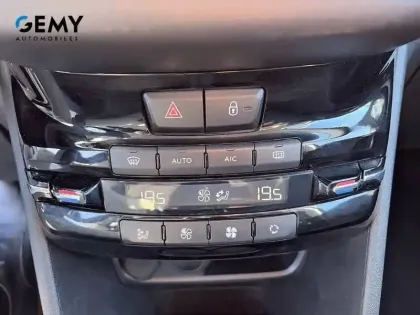 Photo 14 Peugeot 208  PureTech 110ch S&S EAT6