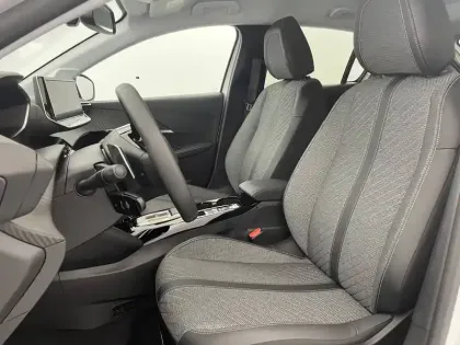 Photo 46 Peugeot 208  Hybrid 110 e-DCS6