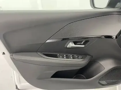 Photo 91 Peugeot 208  Hybrid 110 e-DCS6