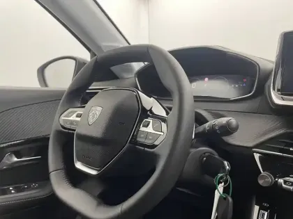 Photo 62 Peugeot 208  Hybrid 110 e-DCS6