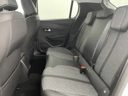 Photo 80 Peugeot 208  Hybrid 110 e-DCS6