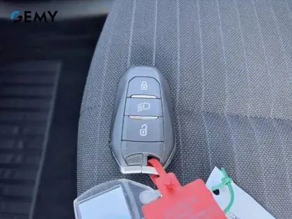 Photo 14 Peugeot 208  BlueHDi 100 S&S BVM6