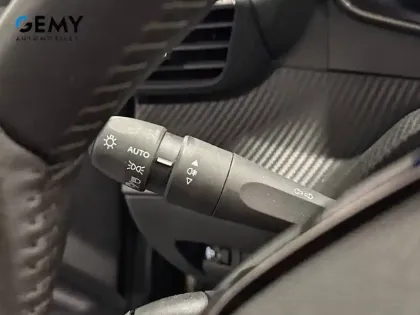 Photo 14 Peugeot 2008  PureTech 100 S&S BVM6