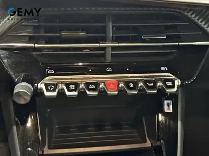 Photo 23 Peugeot 2008  PureTech 100 S&S BVM6