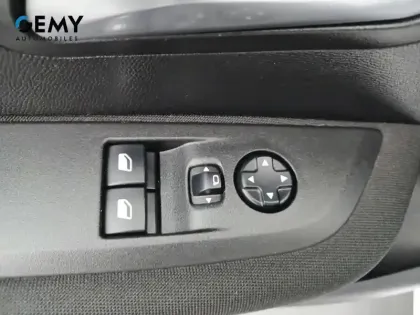 Photo 73 Peugeot 208  PureTech 75 S&S BVM5