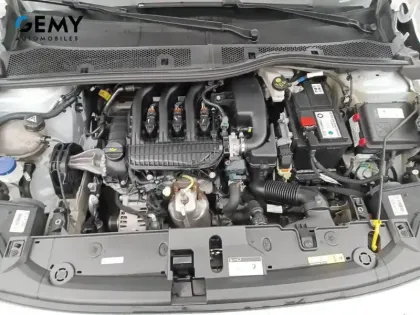 Photo 34 Peugeot 208  PureTech 75 S&S BVM5