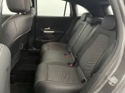 Photo 81 Mercedes GLA  200 d 8G-DCT