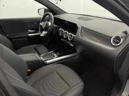 Photo 91 Mercedes GLA  200 d 8G-DCT