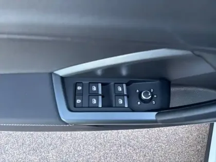 Photo 15 Audi Q3  35 TDI 150 ch S tronic 7