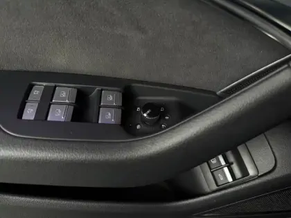 Photo 26 Audi A6  Avant 55 TFSIe 367 ch S tronic 7 Quattro