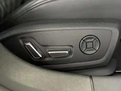 Photo 10 Audi A6  Avant 55 TFSIe 367 ch S tronic 7 Quattro