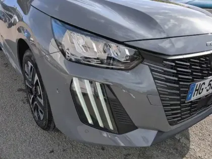 Photo 38 Peugeot 208  Hybrid 110 e-DCS6