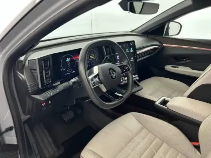 Photo 40 Renault Megane Gén. V (BCB) Ph1 Iconic 5