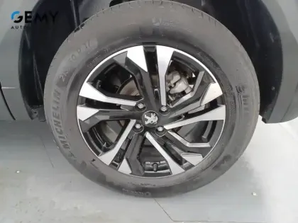 Photo 17 Peugeot 2008  PureTech 130 S&S EAT8