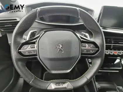 Photo 12 Peugeot 2008  PureTech 130 S&S EAT8