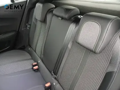 Photo 16 Peugeot 2008  PureTech 130 S&S EAT8