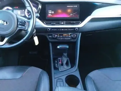 Photo 25 Kia Niro  1.6 GDi 105ch ISG + électrique 43.5ch Active DCT6